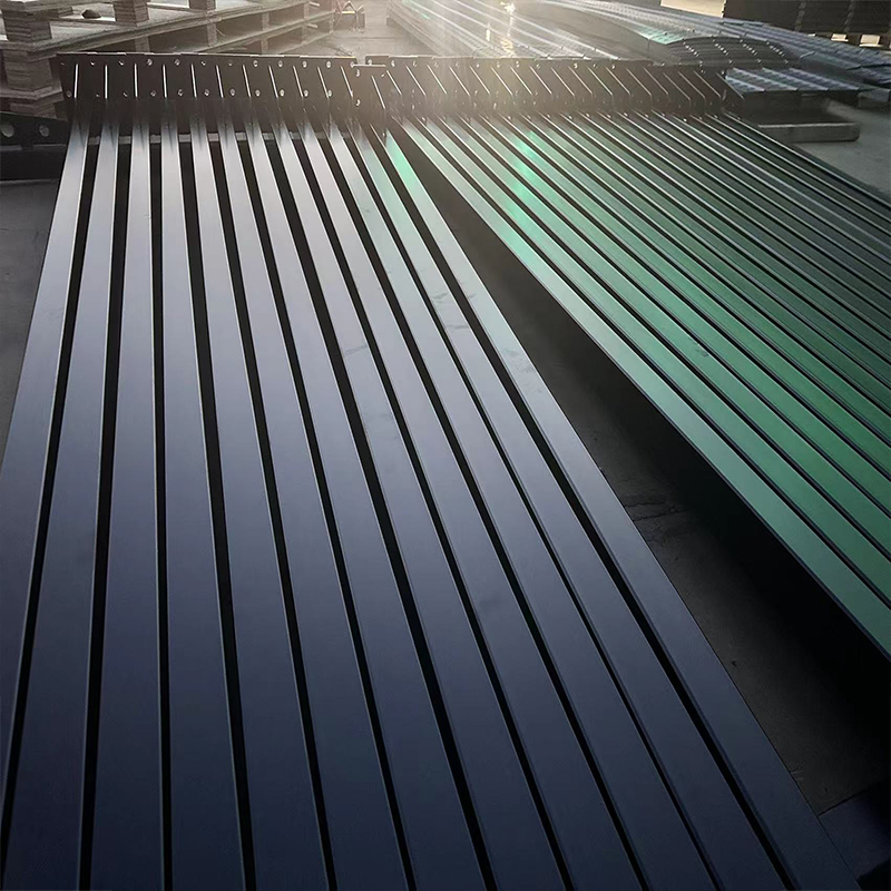 Hot-dip galvanized steel pipe and spraying technology